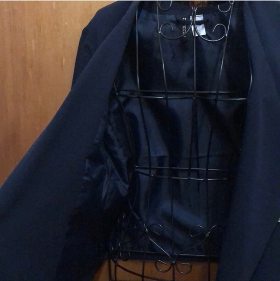 H&M open front zipper Blazer with asymmetrical front hem - Picture 7 of 8